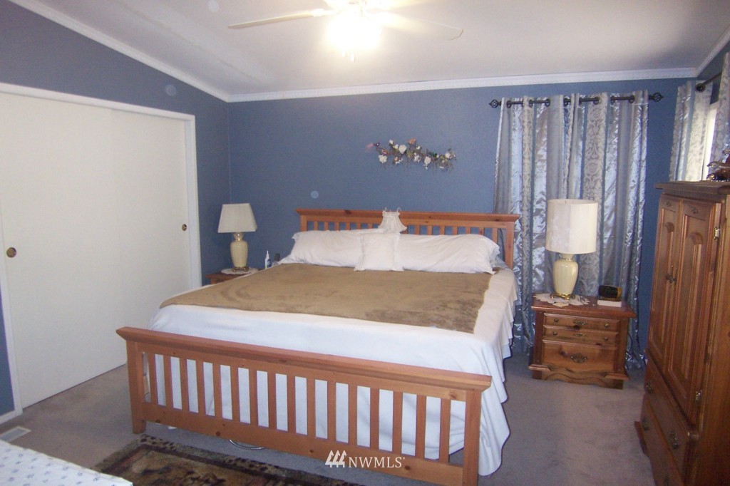 1380 Southwest Pine Road Port Orchard, WA 98367 - Photo 14 of 25 Gallery Image 14