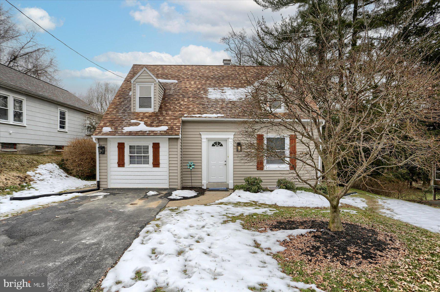 406 Rosedale Avenue Lancaster, PA 17603 - Photo 1 of 37 Front of home