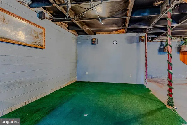 a view of yard from balcony