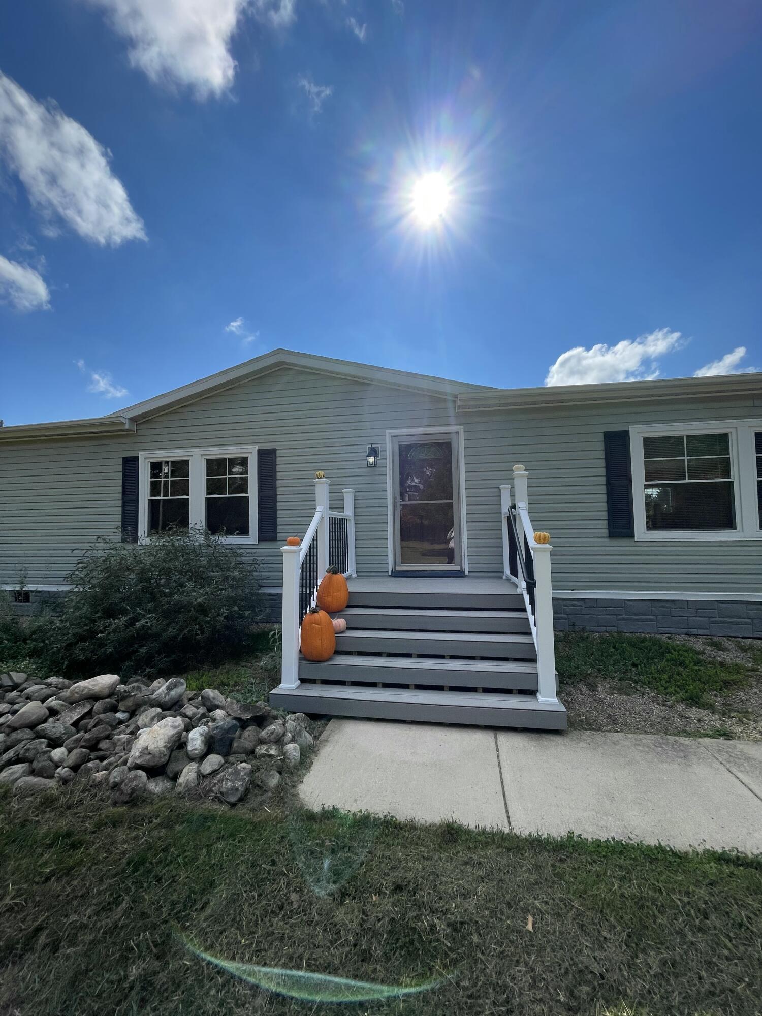 9850 Springport Road Parma, MI 49269 - Photo 2 of 27 IMG_2628