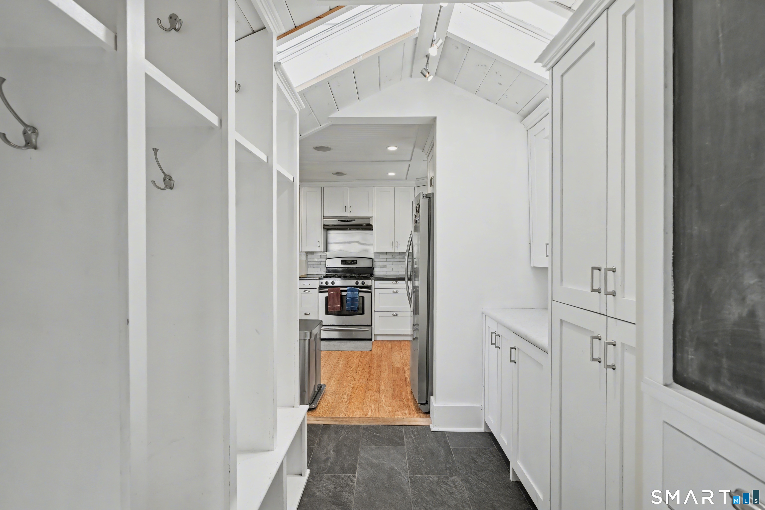4 Dallas Street Hamden, CT 06514 - Photo 16 of 36