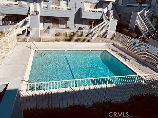 a view of a yard with plants