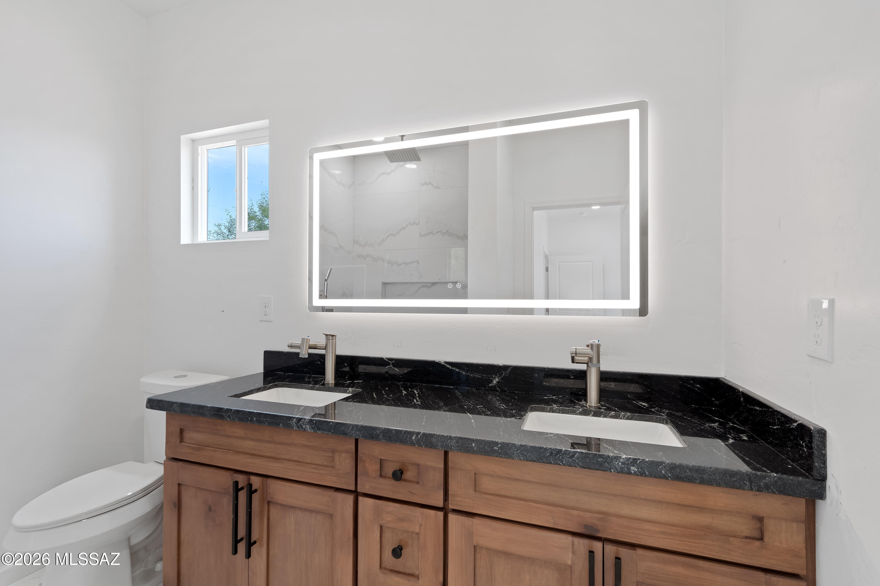 1708 Camino Rivera Rio Rico, AZ 85648 - Photo 18 of 29 2 Interiors-14