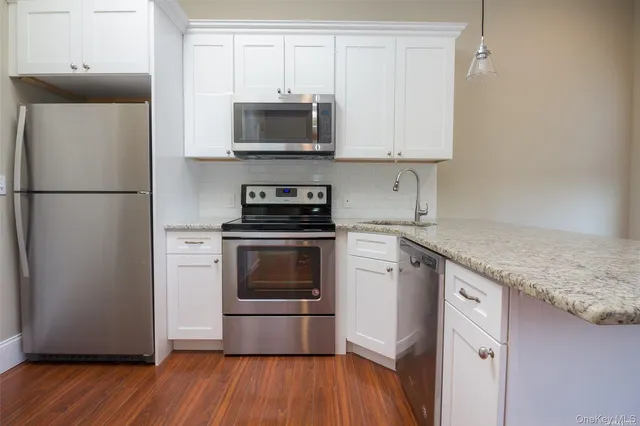 $2,900 | 41 Green Street, Unit 2A, Huntington, NY 11743