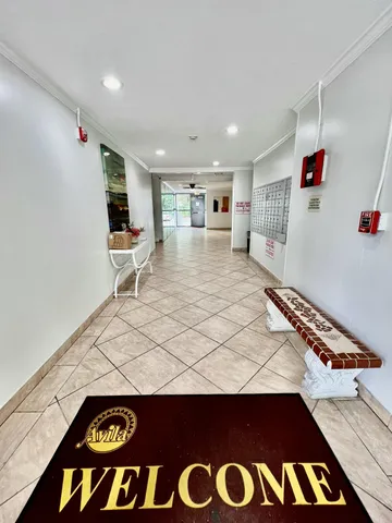 $2,000 | 17570 Atlantic Boulevard, Unit 416, Sunny Isles Beach, FL 33160