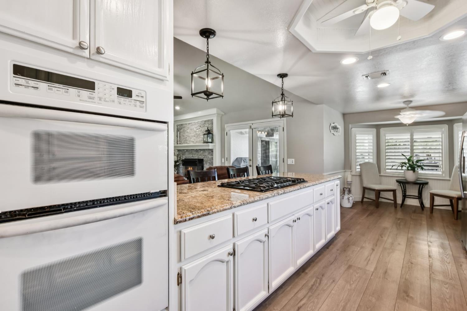 1304 Ridgecrest Way Roseville, CA 95661 - Photo 12 of 37