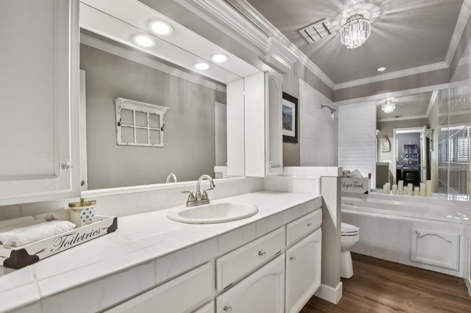 1304 Ridgecrest Way Roseville, CA 95661 - Photo 17 of 37