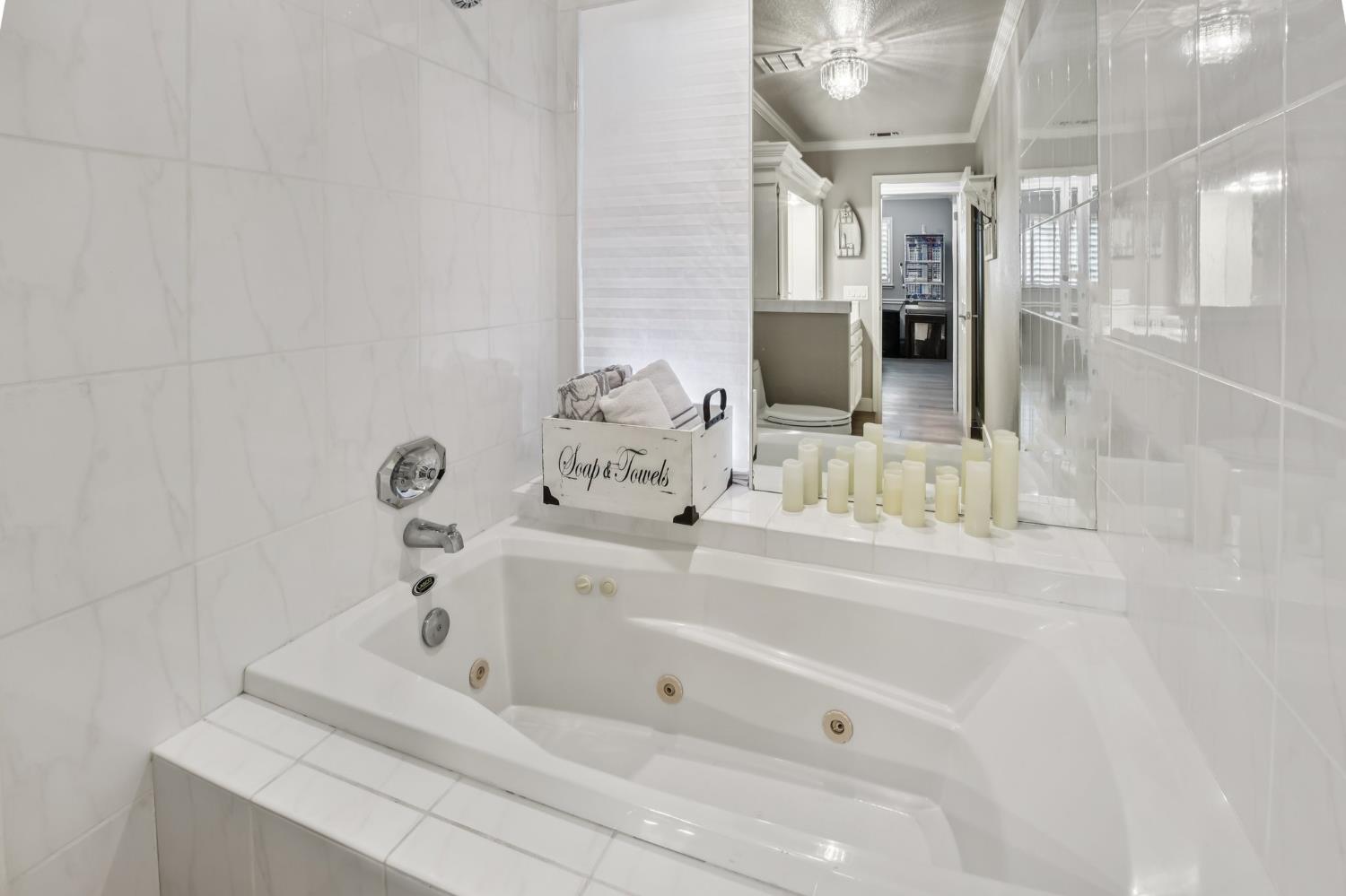 1304 Ridgecrest Way Roseville, CA 95661 - Photo 18 of 37