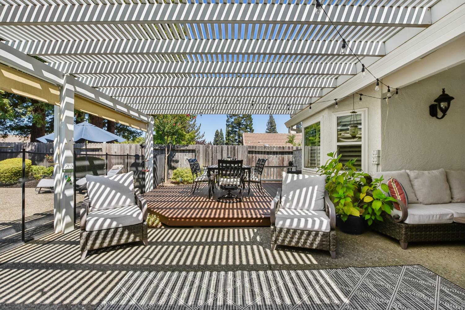 1304 Ridgecrest Way Roseville, CA 95661 - Photo 29 of 37