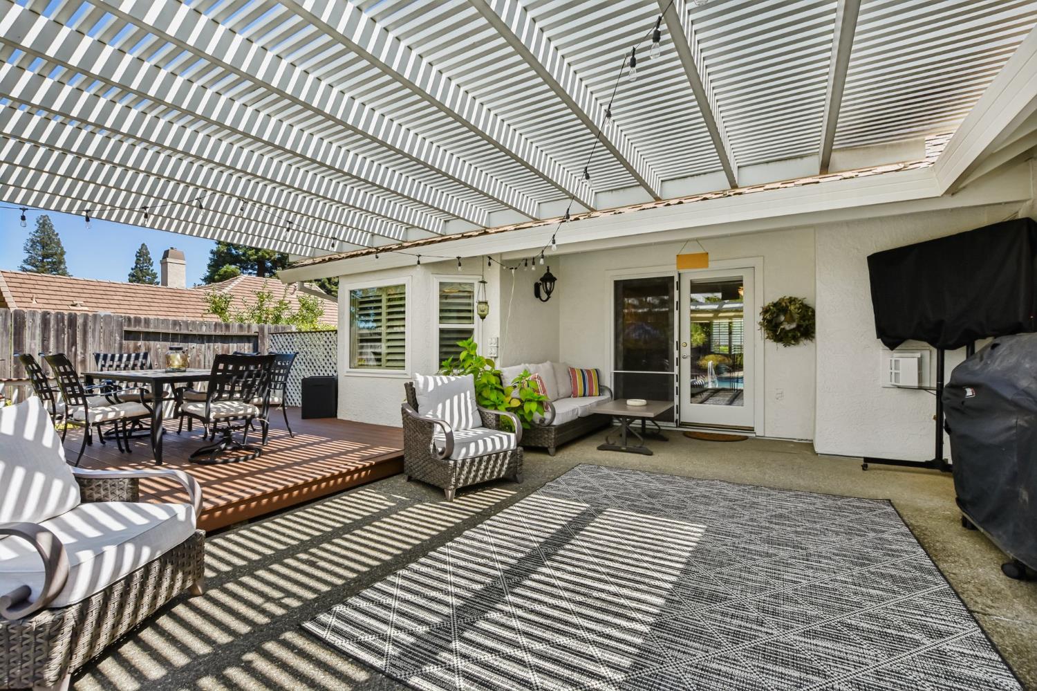 1304 Ridgecrest Way Roseville, CA 95661 - Photo 30 of 37