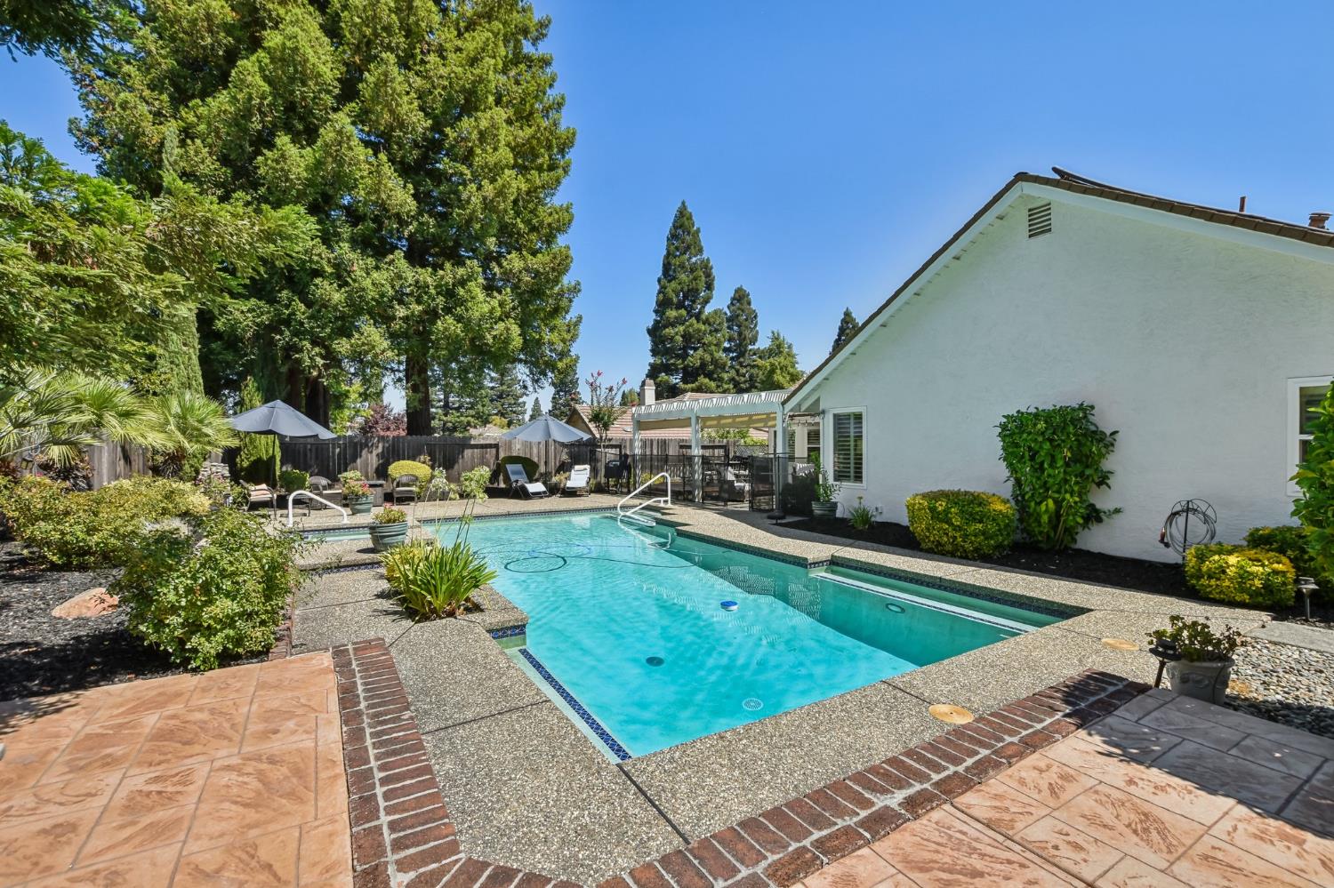 1304 Ridgecrest Way Roseville, CA 95661 - Photo 35 of 37