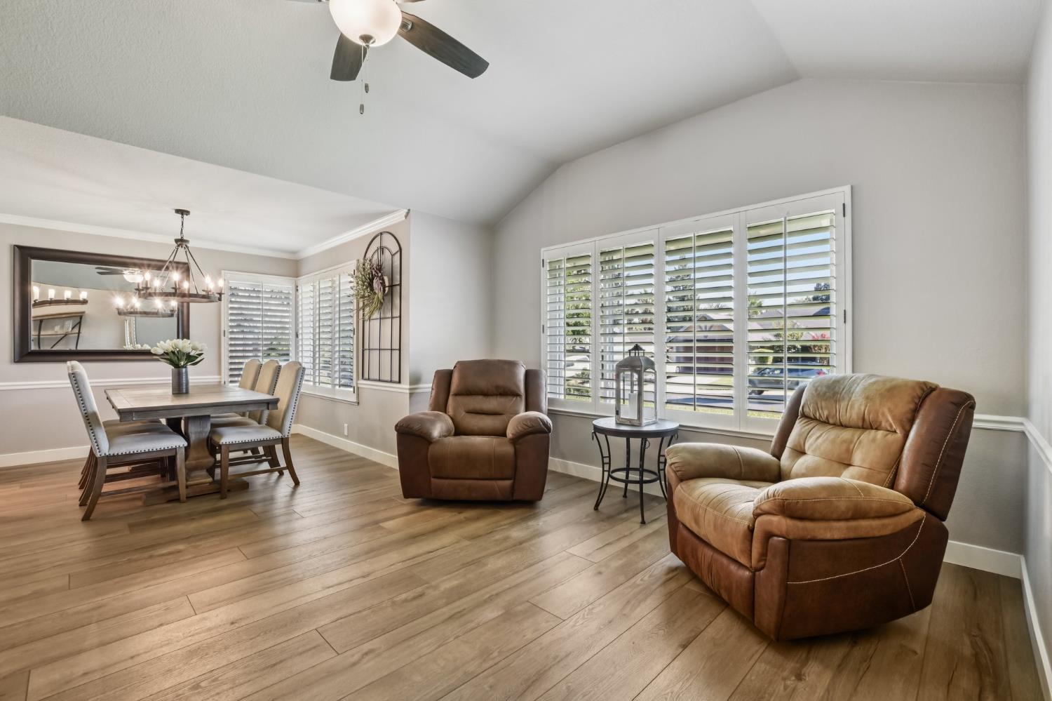 1304 Ridgecrest Way Roseville, CA 95661 - Photo 8 of 37