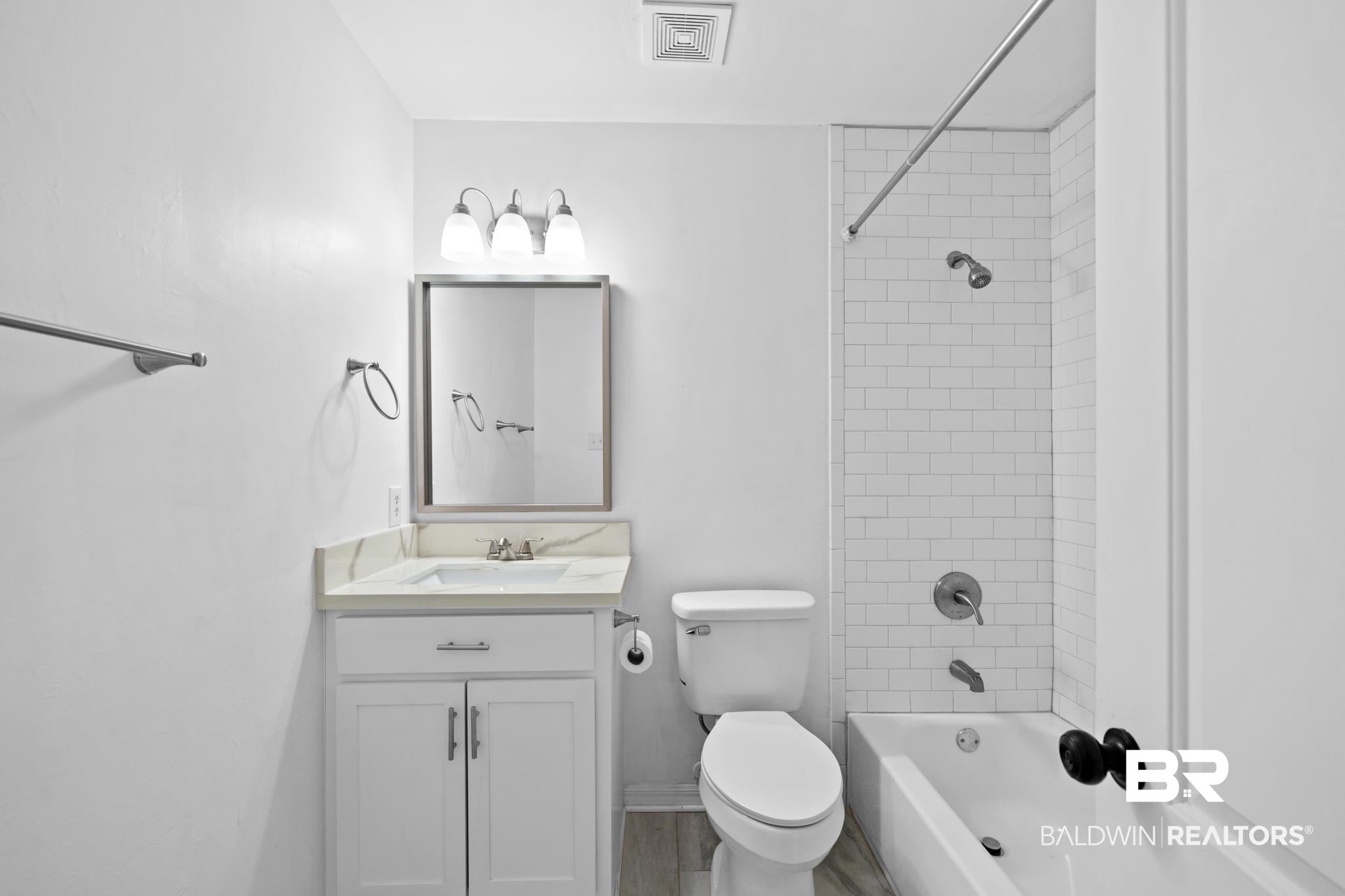 5716 Post Oak Court Mobile, AL 36609 - Photo 12 of 23 Bath