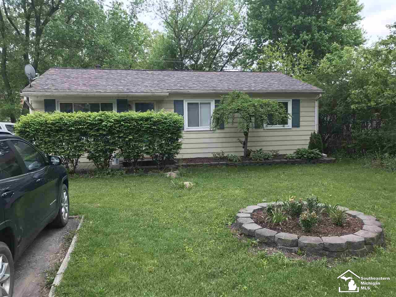 956 Miller Road Lake Orion, MI 48362 - Photo 3 of 32 Gallery Image 3