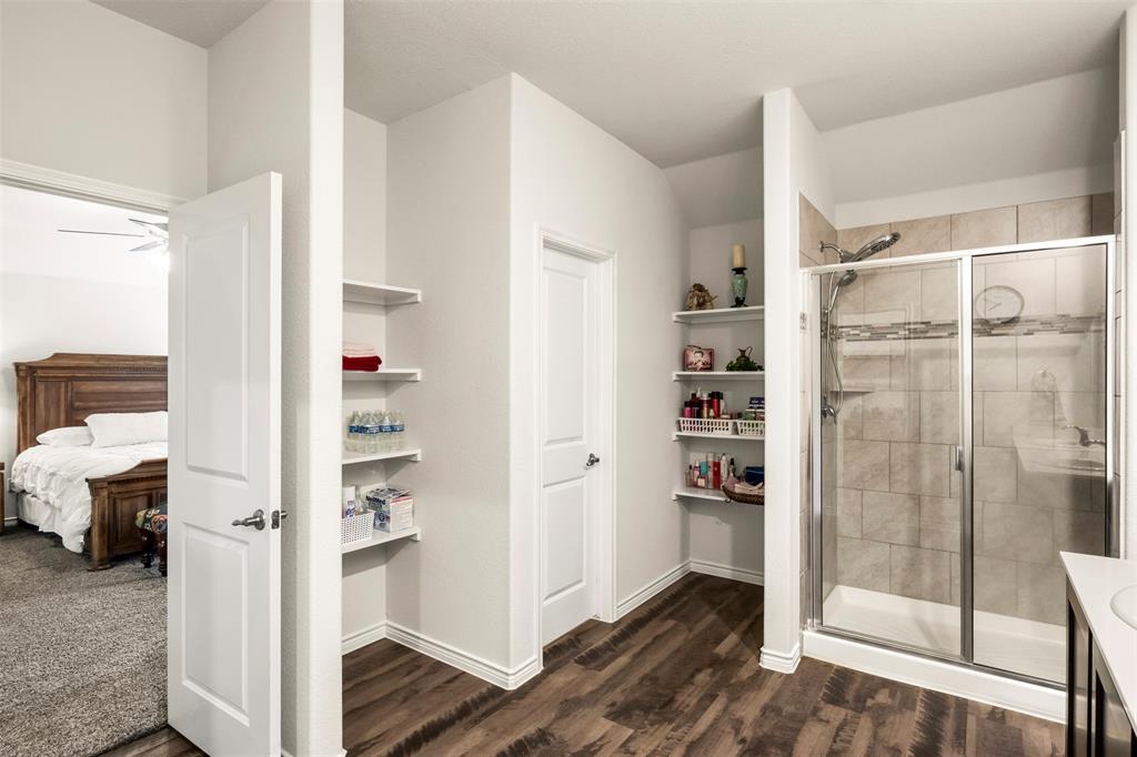 217 Watson Street Red Oak, TX 75154 - Photo 26 of 40 a view of bedroom with bathroom and view of bedroom