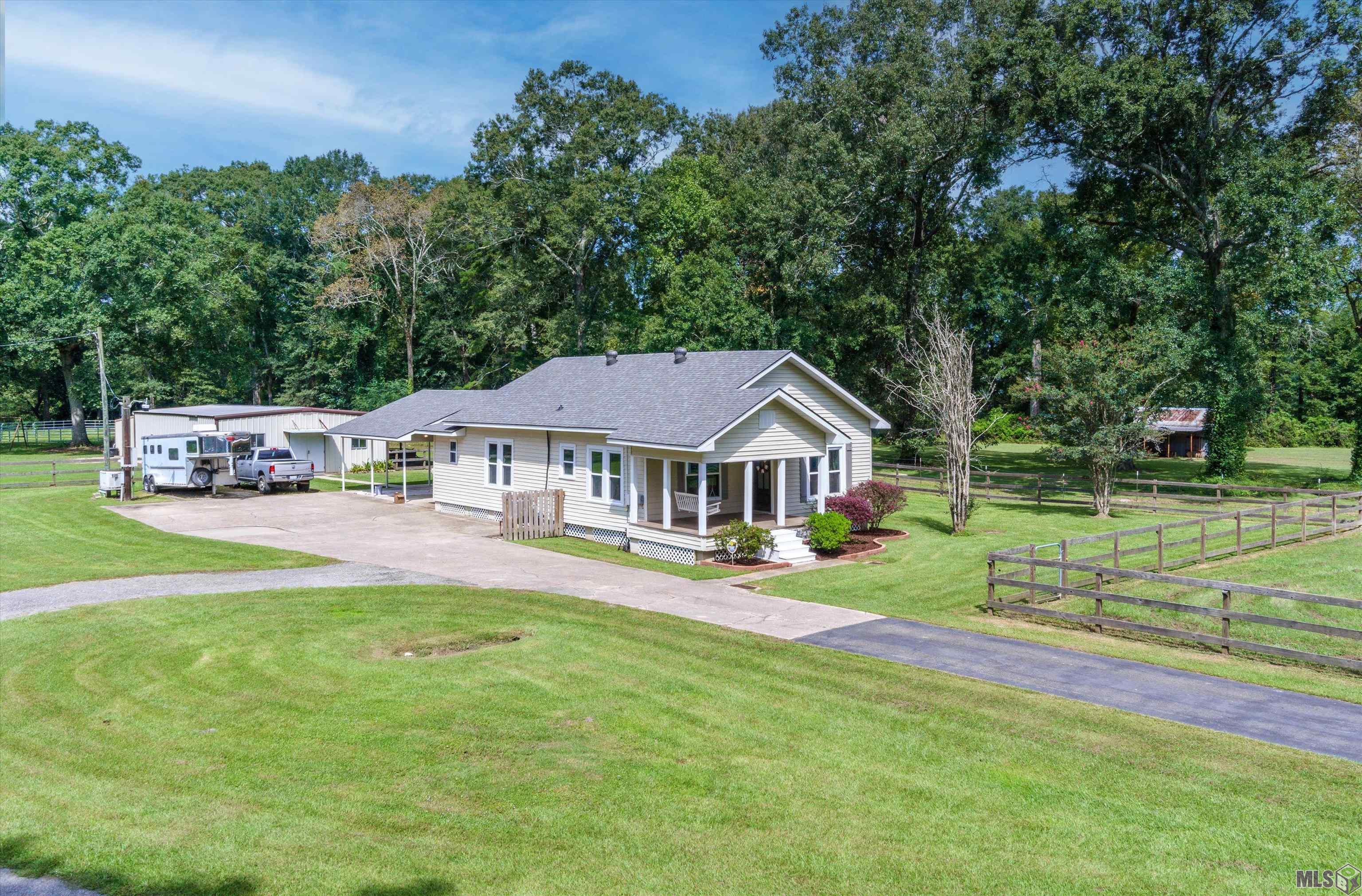 13863 Brown Road Central, LA 70714 - Photo 4 of 30 Home Exterior