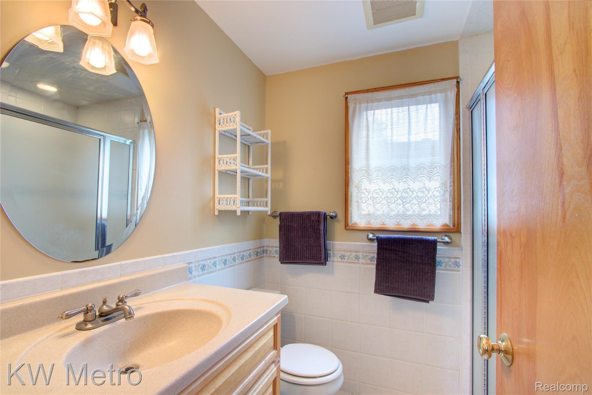 1990 Broadstone Road Grosse Pointe, MI 48236 - Photo 29 of 41 1990 Broadstone 29.jpg