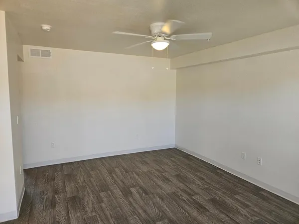 $999 | 1241 East Cinnabar Avenue, Unit 102A, Phoenix, AZ 85020