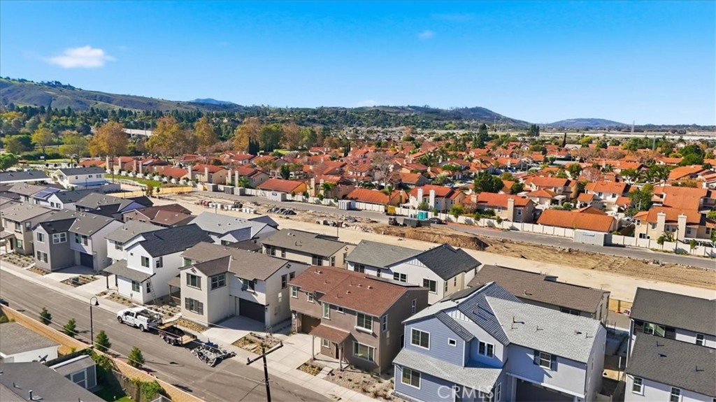 4862 Arroyo Run Moorpark, CA 93021 - Photo 26 of 30 PHOTOS ARE OF MODEL MATCH AND HAVE BEEN VIRTUALLY STAGED. INTERIOR AND EXTERIOR FINISHES MAY VARY