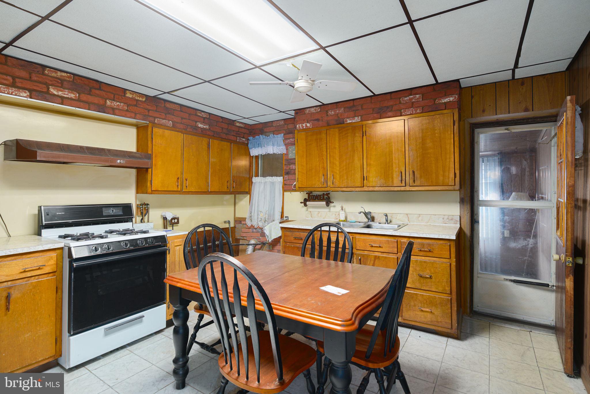 2441 East Firth Street Philadelphia, PA 19125 - Photo 3 of 10
