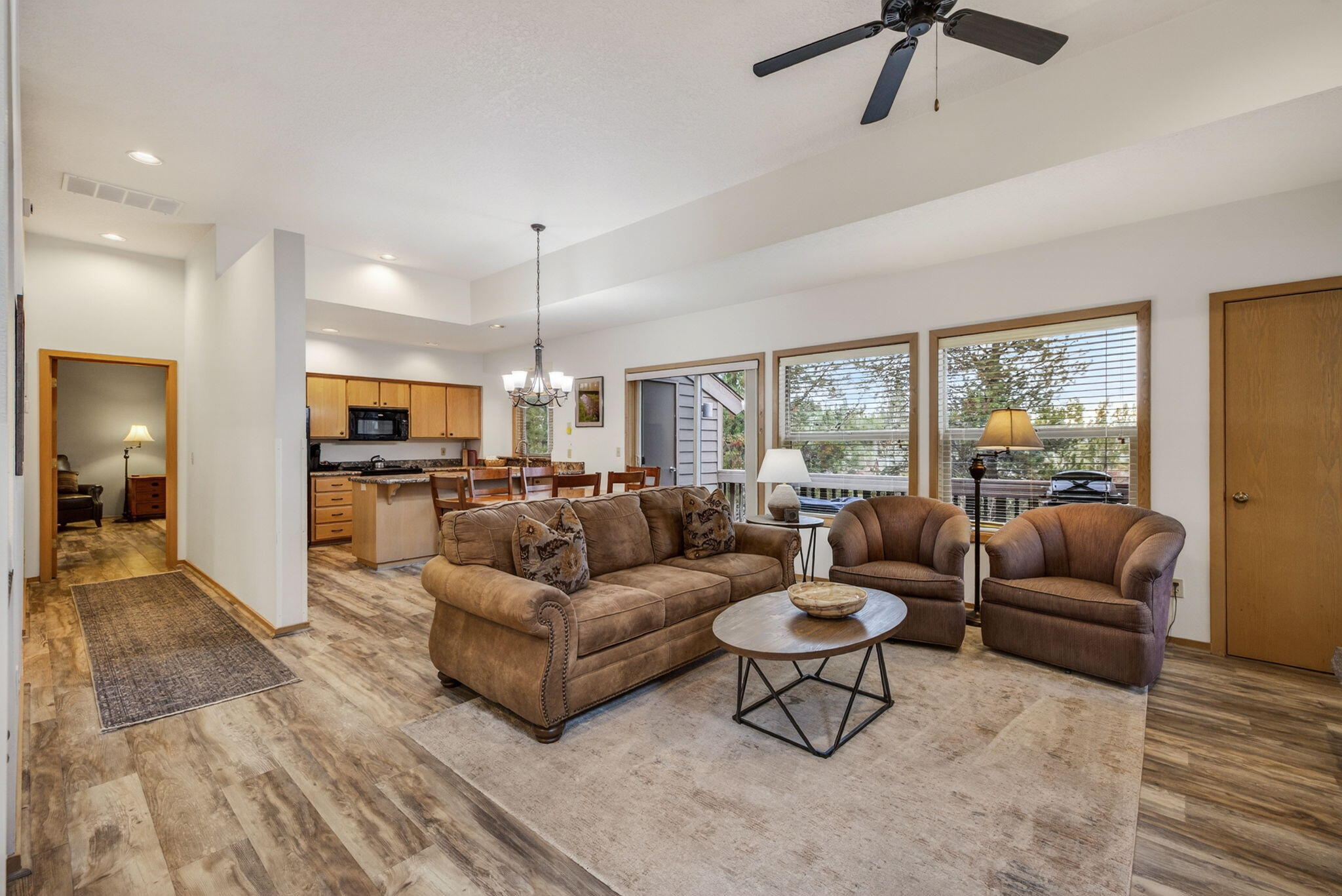 57319 Beaver Ridge Loop, Unit 2 Sunriver, OR 97707 - Photo 12 of 27 2025_12_17_57319_beaver_ridge_loop_unit2