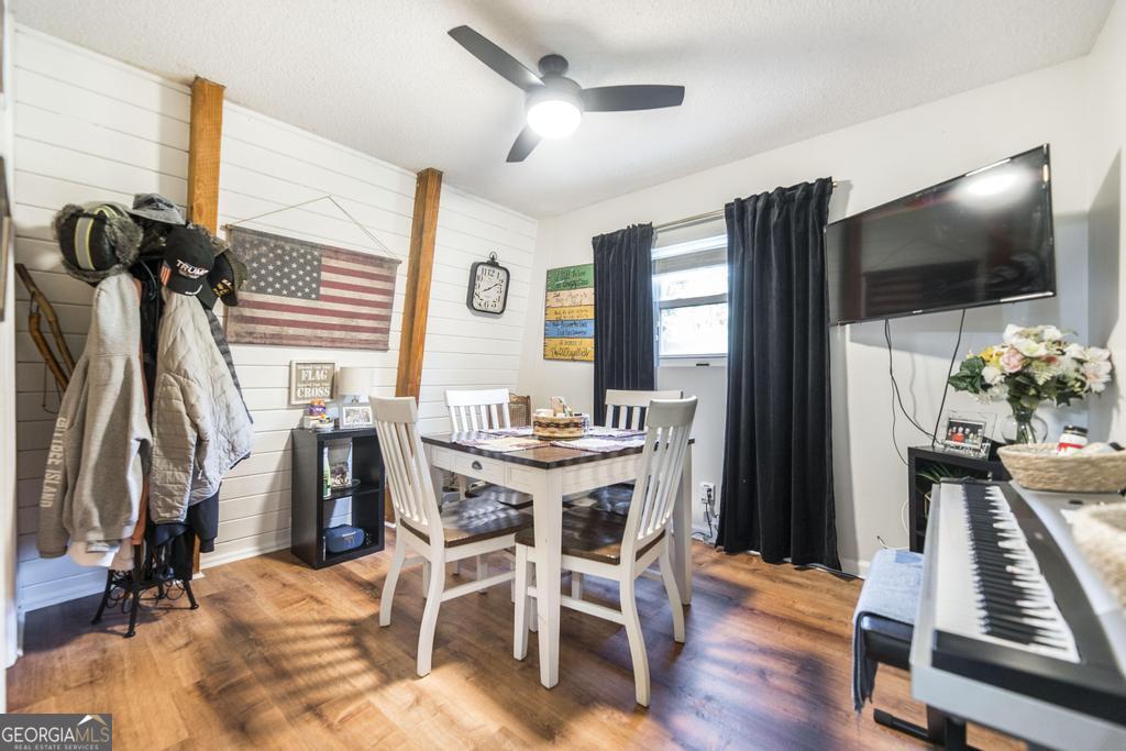 872 Henderson Road Dublin, GA 31021 - Photo 41 of 41 a view of a livingroom with furniture and a flat screen tv