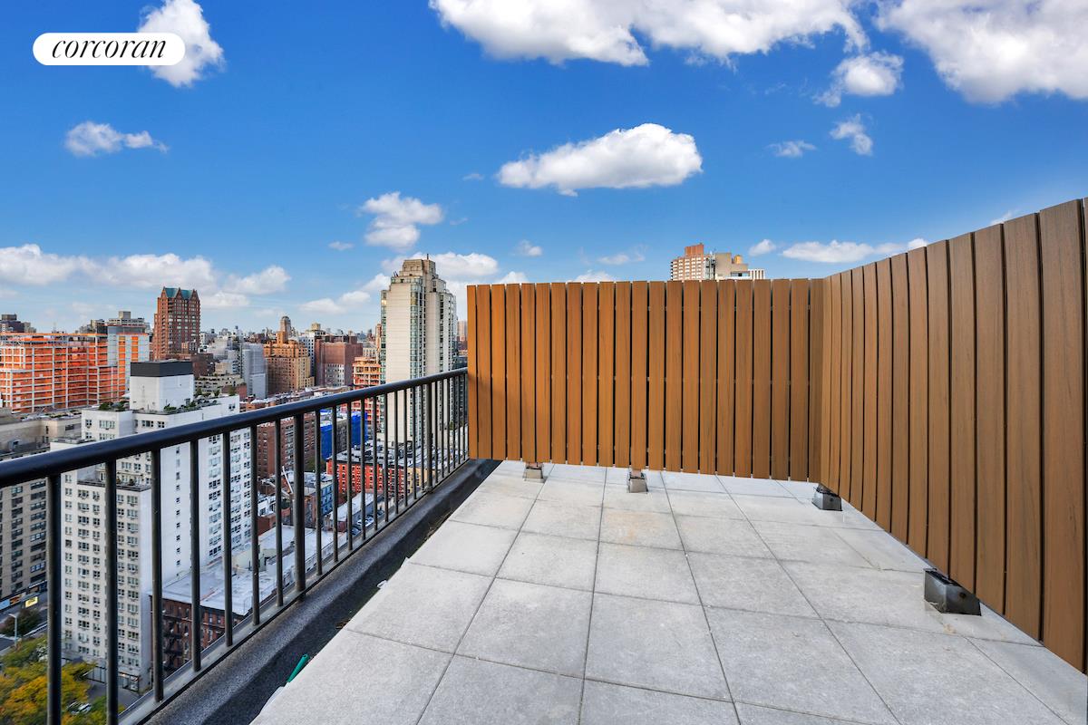 343 East 74th Street, Unit PH34D Manhattan, NY 10021 - Photo 6 of 16
