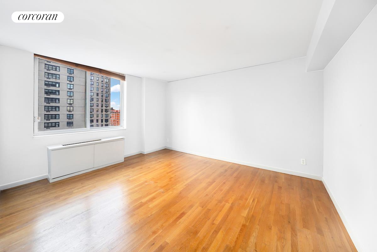 343 East 74th Street, Unit PH34D Manhattan, NY 10021 - Photo 7 of 16