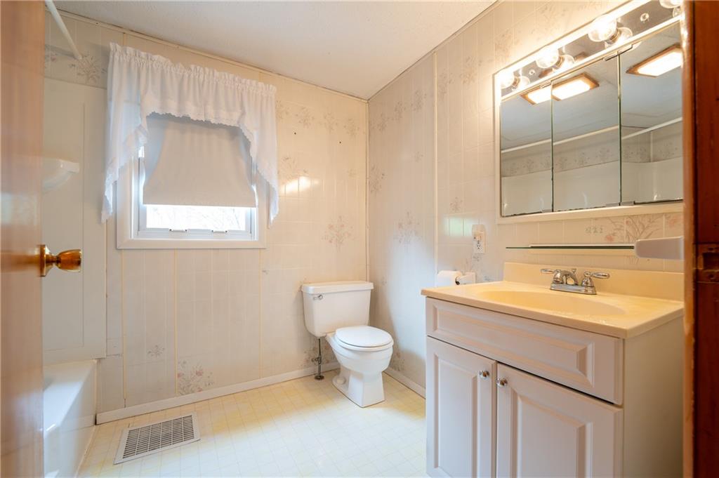 387 Spring Street Yukon, PA 15698 - Photo 14 of 23 Gallery Image 14