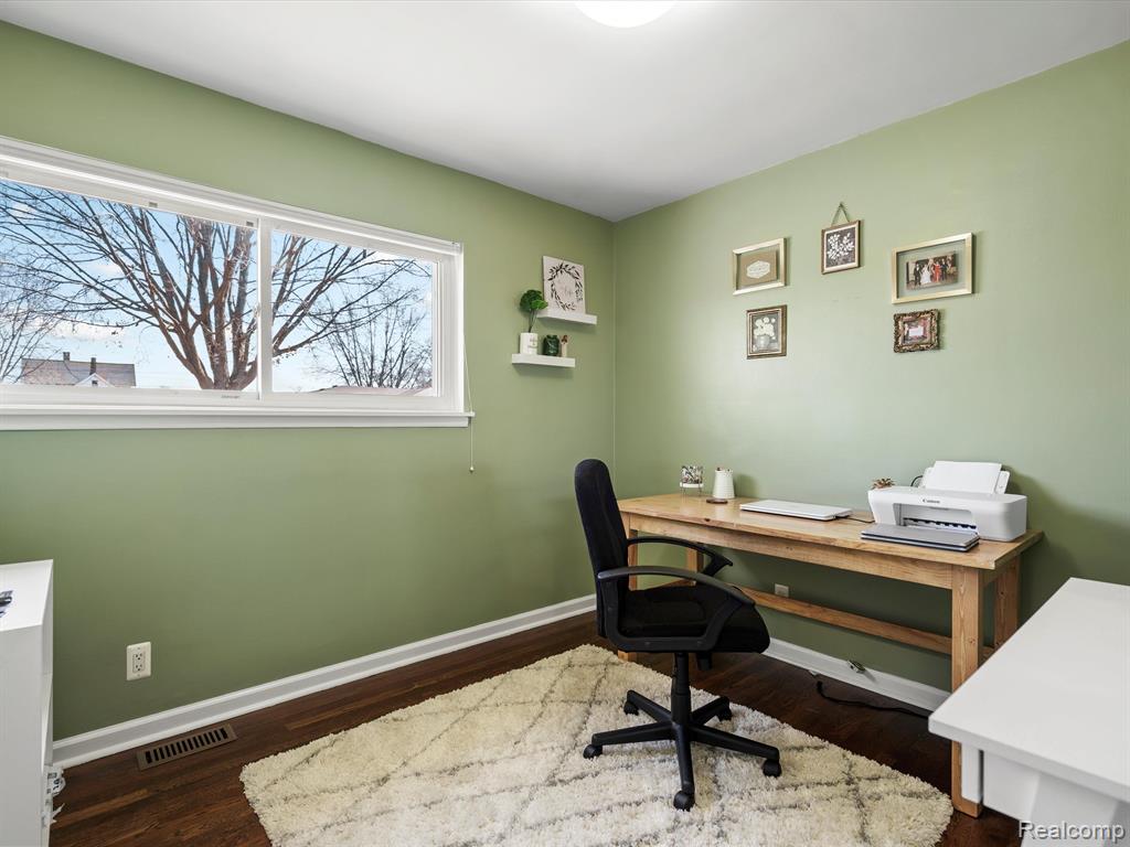 13467 Perry Circle Warren, MI 48088 - Photo 15 of 28 Gallery Image 15