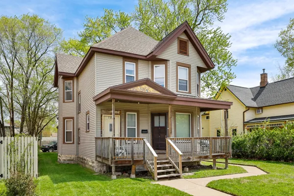 $349,900 | 707 West Avenue South, Unit 711, La Crosse, WI 54601