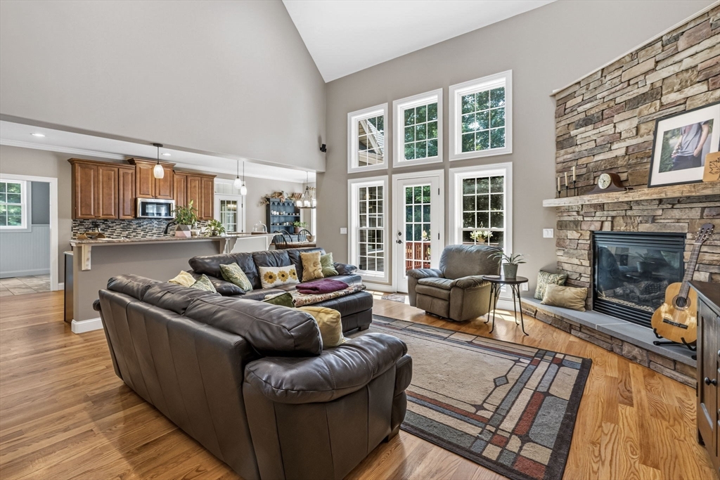 17 Bissonnette Circle Southampton, MA 01073 - Photo 7 of 42