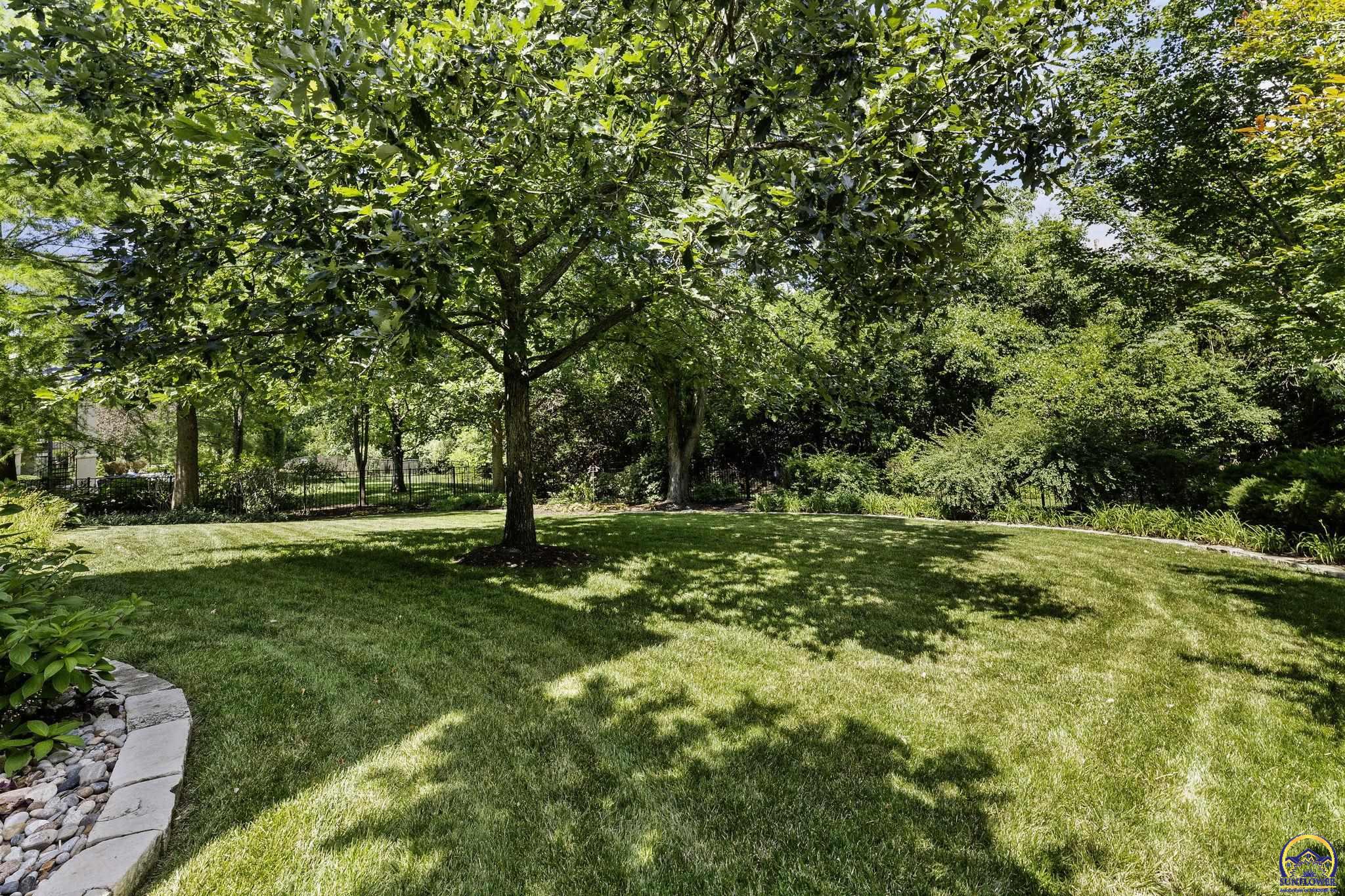 3916 Southwest Clarion Place Topeka, KS 66610 - Photo 67 of 96