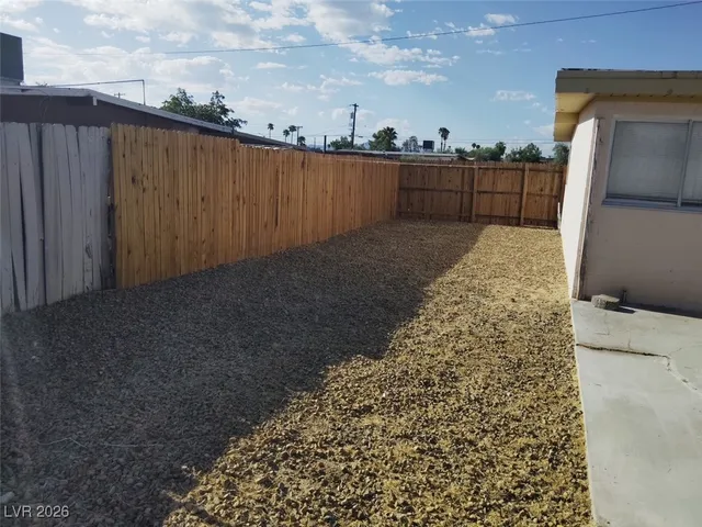 $1,800 | 1810 East Vegas Valley Drive, Las Vegas, NV 89169