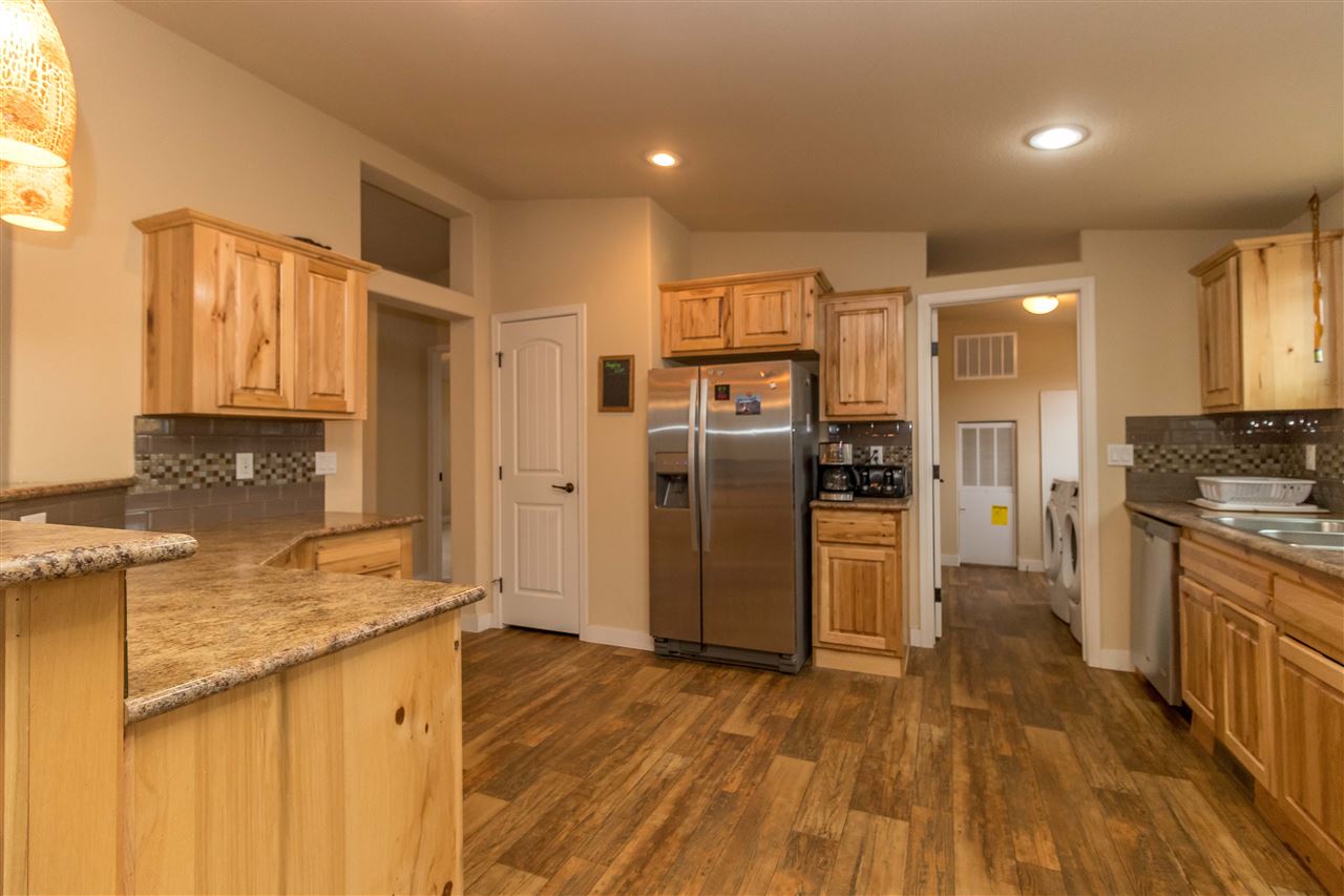 37504 North Spotted Road Deer Park, WA 99006 - Photo 4 of 20