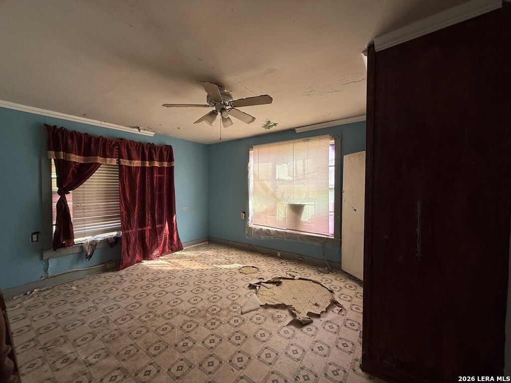 402 Wernett Street Del Rio, TX 78840 - Photo 8 of 14