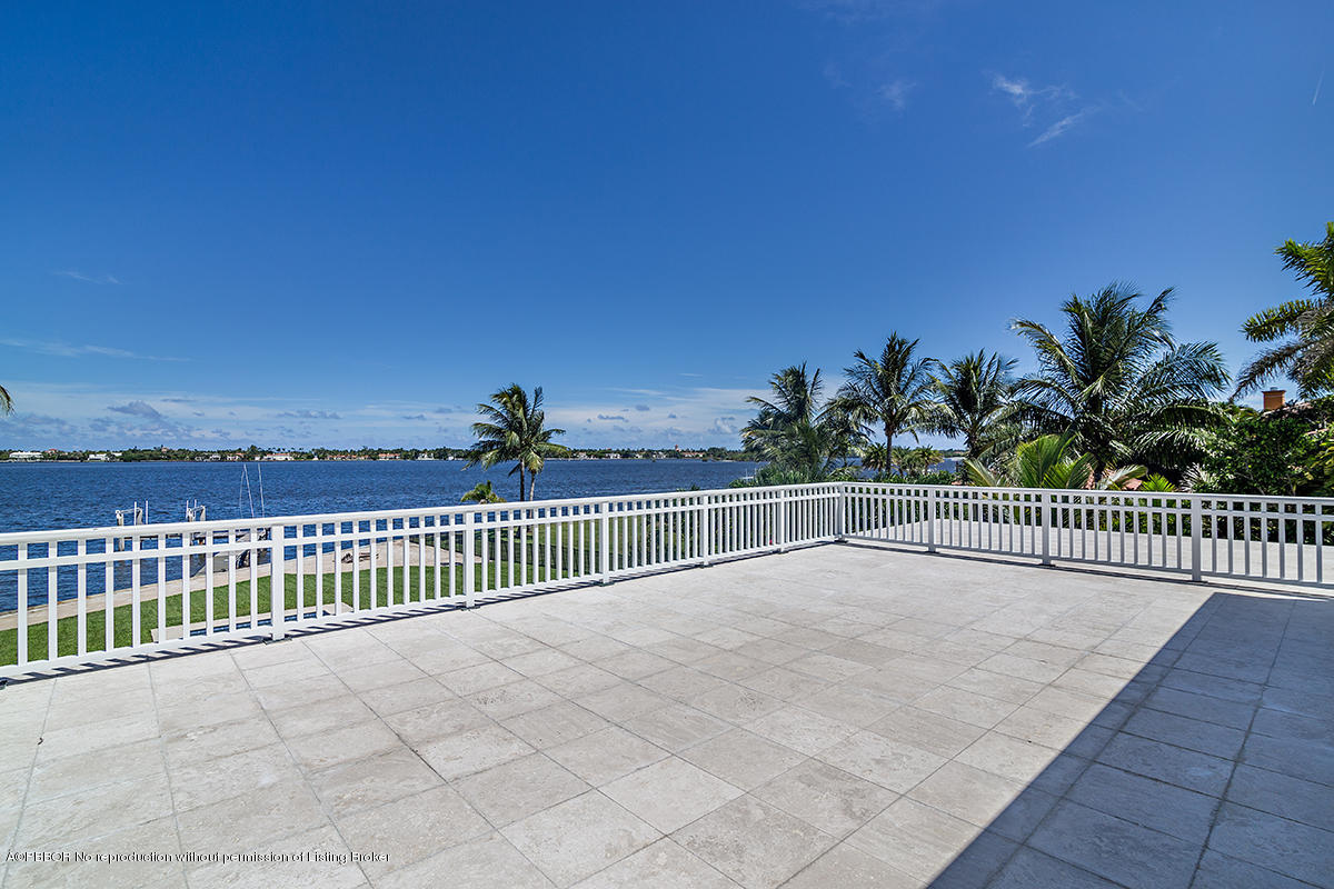 3130 Washington Road West Palm Beach, FL 33405 - Photo 18 of 33 a view of a roof deck