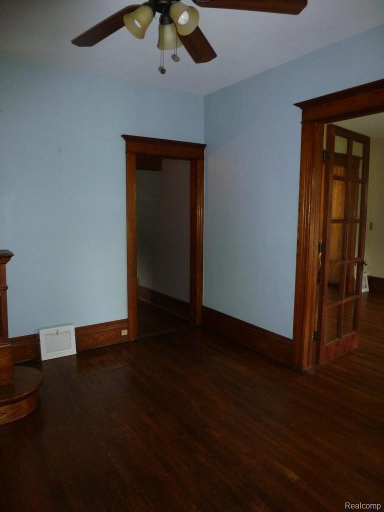 201 Pine Street Rochester, MI 48307 - Photo 7 of 42 201 PINE FOYER TO KITCHEN ARCH.jpg