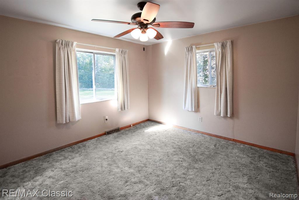 5959 Carroll Lk Road Commerce Township, MI 48382 - Photo 16 of 33