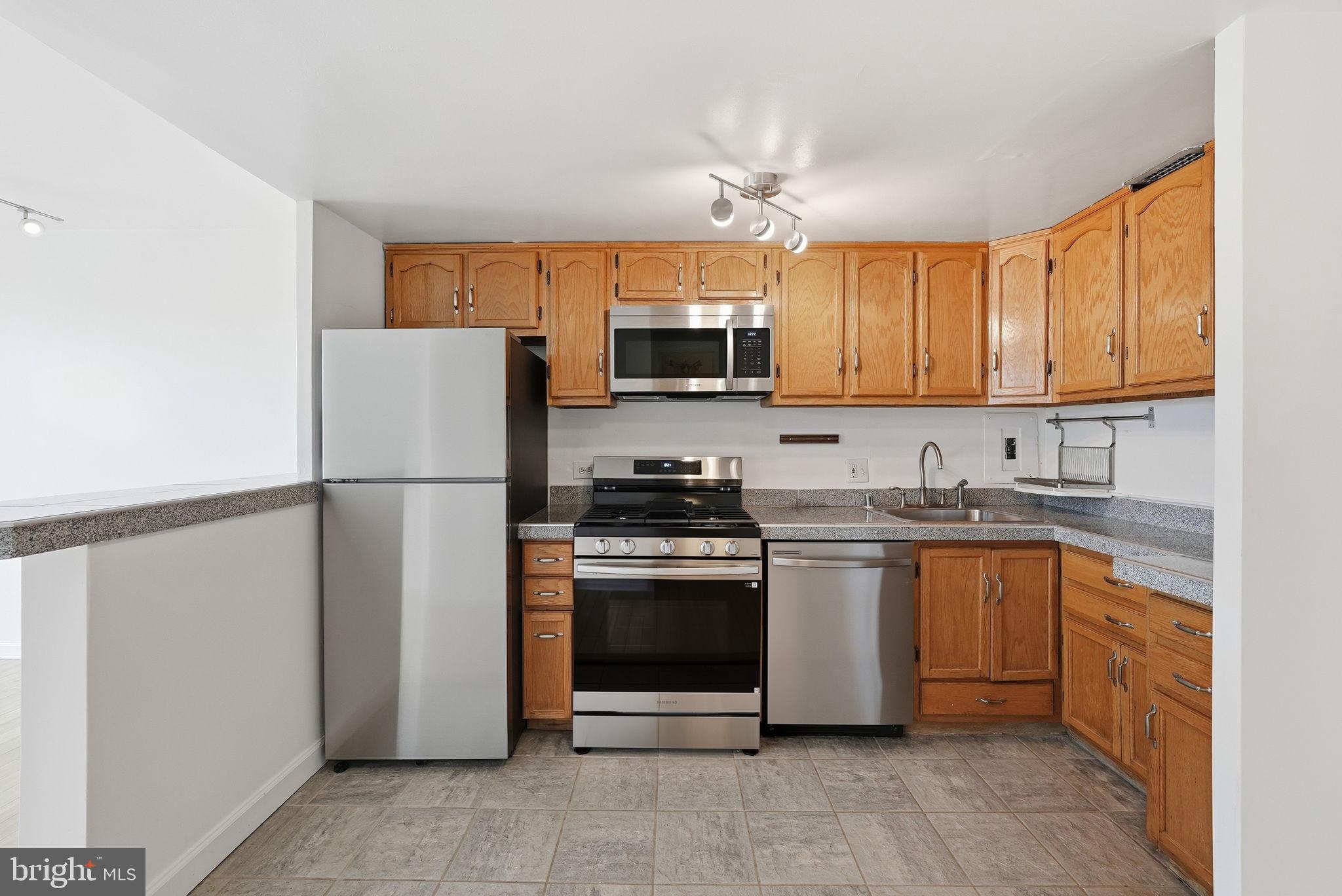 2829 Connecticut Avenue Northwest, Unit 709 Washington, DC 20008 - Photo 7 of 23