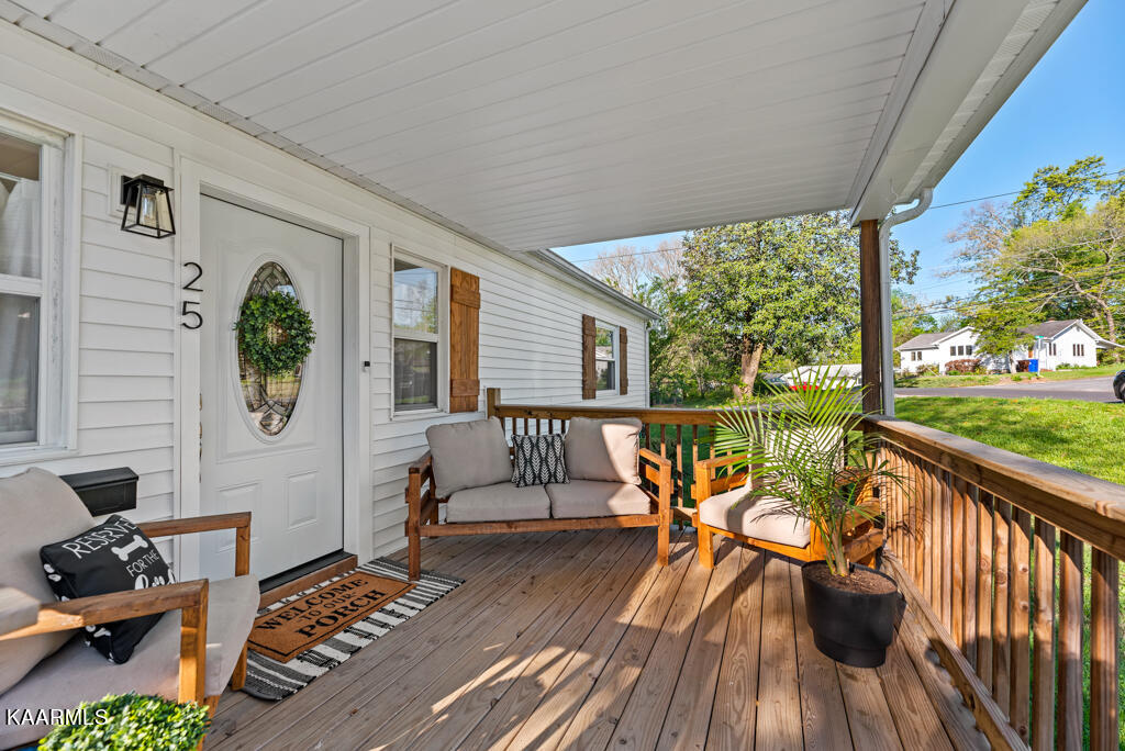 25 Outer Drive Oak Ridge, TN 37830 - Photo 3 of 24 Covered front porch