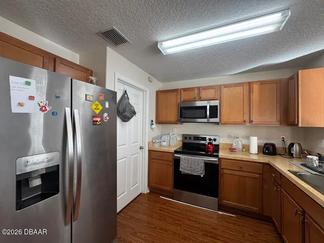 $2,295 | 252 Fountain Lake Boulevard, Daytona Beach, FL 32117