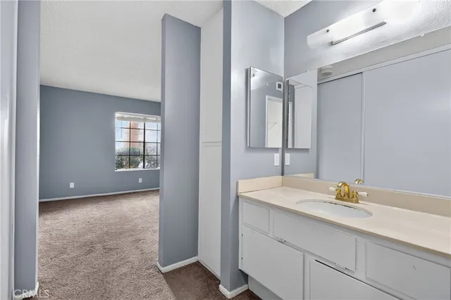 $1,800 | 2554 Olive Drive, Unit 165, Palmdale, CA 93550