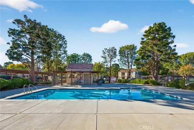 $1,800 | 2554 Olive Drive, Unit 165, Palmdale, CA 93550