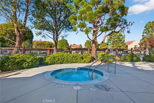 $1,800 | 2554 Olive Drive, Unit 165, Palmdale, CA 93550