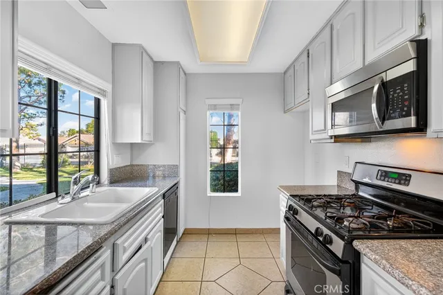 $1,800 | 2554 Olive Drive, Unit 165, Palmdale, CA 93550