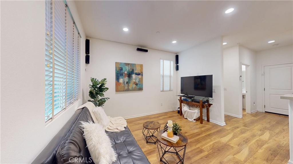 10351 Diamond Pacoima, CA 91331 - Photo 12 of 43