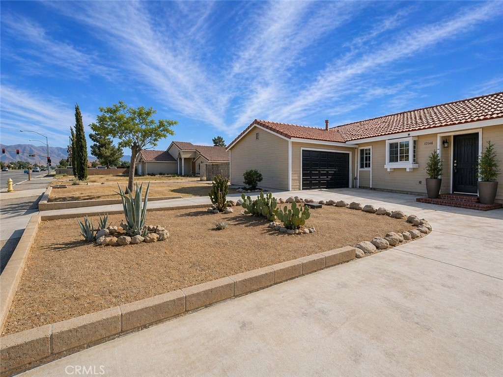 12546 Navajo Road Apple Valley, CA 92308 - Photo 18 of 27 Enhanced