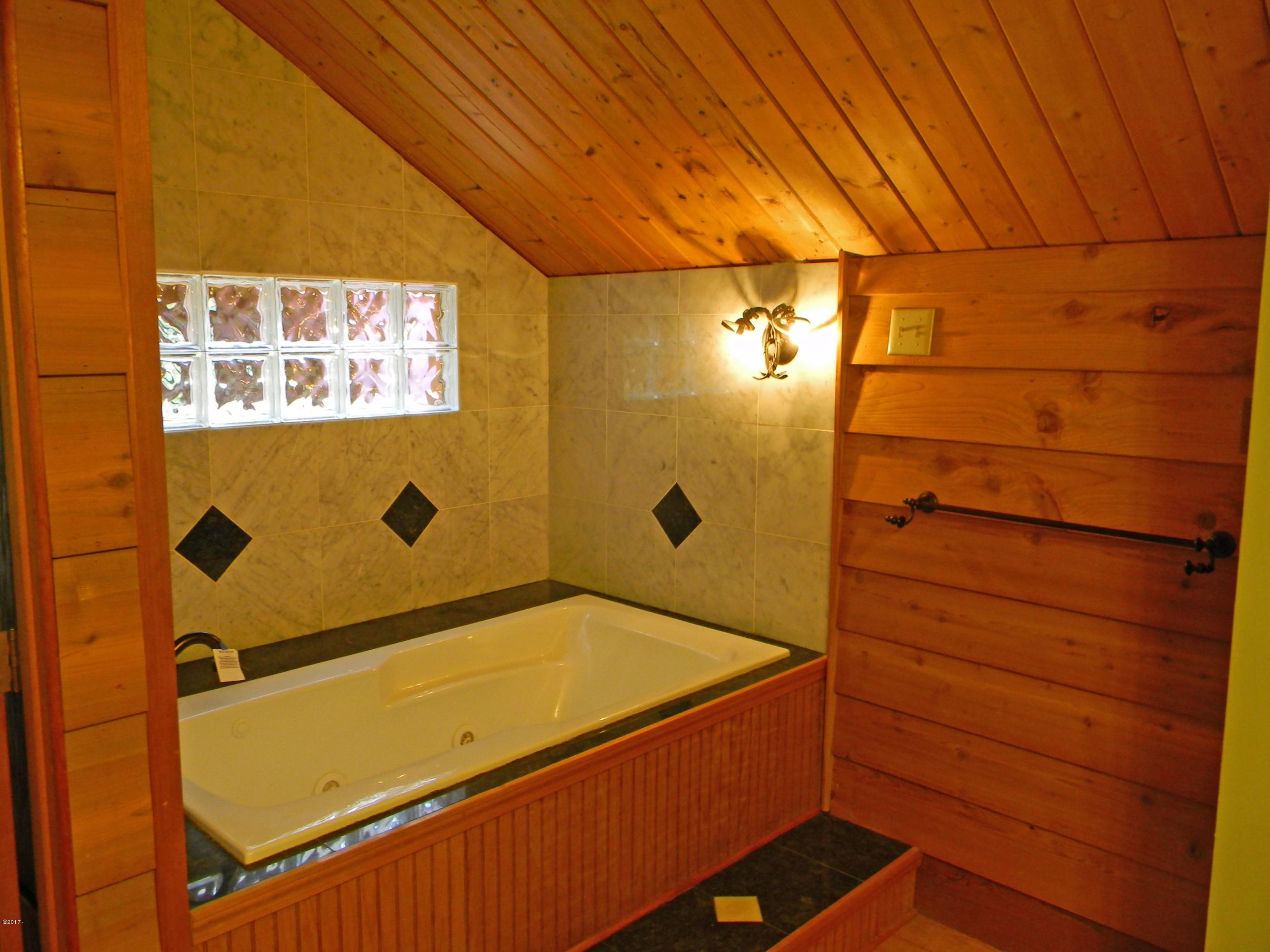 919 Christiansen Road Toledo, OR 97391 - Photo 19 of 38 DSCN6232