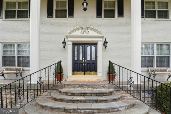 $2,295,000 | 304 Chesapeake Drive, Great Falls, VA 22066